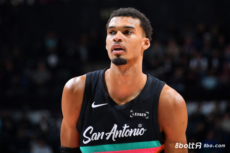 卡鲁索：文班在进攻端还很稚嫩 力量也不如字母哥约基奇申京KD等